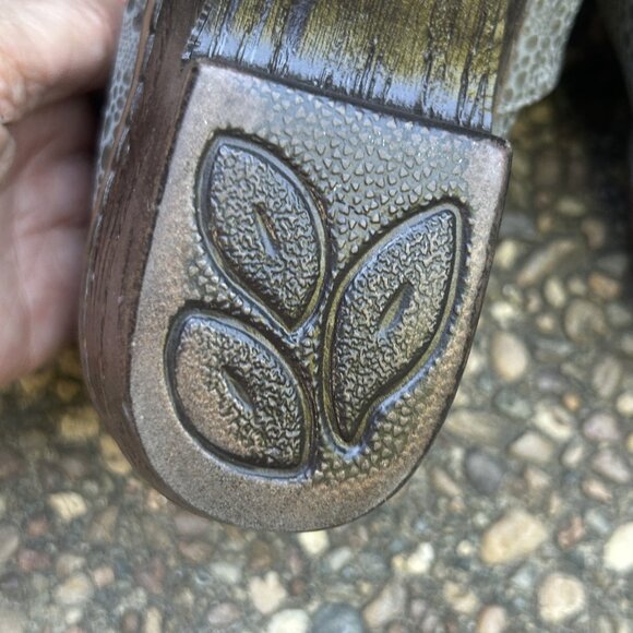 BOC Born Concepts Gray Pebble Pattern Peggy Faux Leather Slip On Clogs Size 9 M - Picture 8 of 14